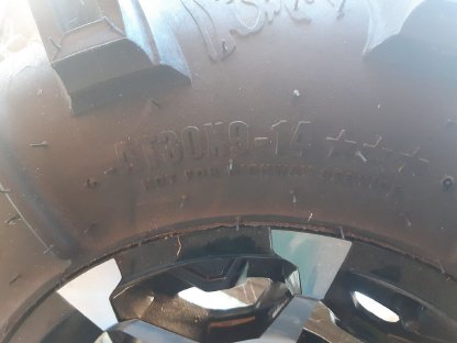 Bild 2:Quad-Reifen mit Alufelgen