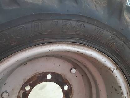 Reifen 300/70 R 20