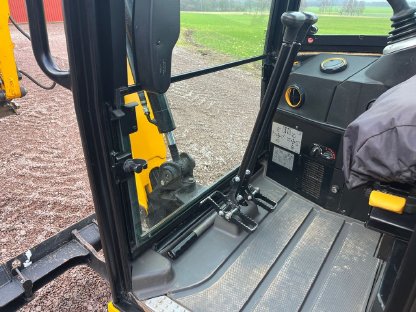 Bild 6:Excavator JCB 19 C-1