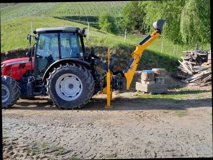 Bild 2:Heckbagger