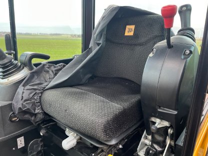 Bild 7:Excavator JCB 19 C-1