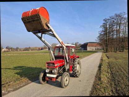 Massey Ferguson 135 mit Multi-Power