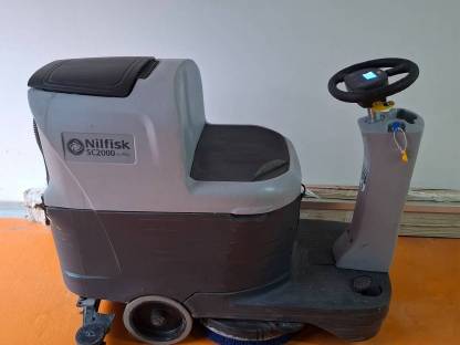 Bild 2:Bodenreinigungs Maschine,Scheuermaschiene, Nilfisk SC2000