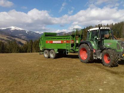 Bild 2:Mistausbringung