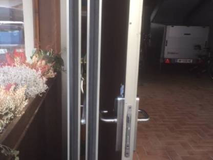 Garagentor / Falttor 3-flügelig mit Gehtür