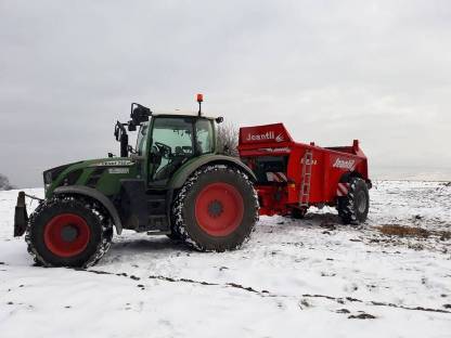 Bild 2:Düngeausbringung