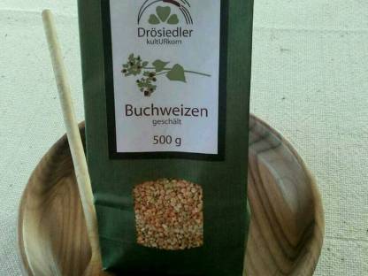 Bild 3:Buchweizen geschält, Buchweizemehl und Buchweizen Spiralen