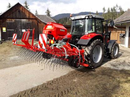 Bild 3:Grünlandnachsaat