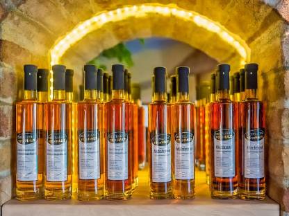 Bild 2:Edelbrände und Liköre