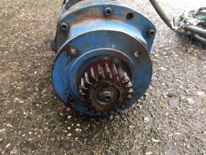 Bild 2:Motor mit Getriebeuntersetzung, Abus Laufkatze, Hallenkran
