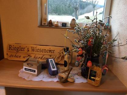 Bild 3:Wieseneier vom Hühnermobil