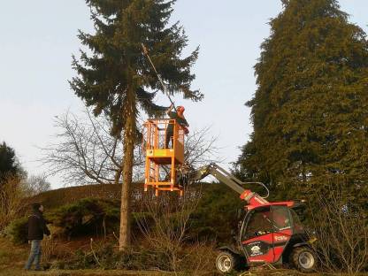 Bild 2:Agrarservice Arbeiten