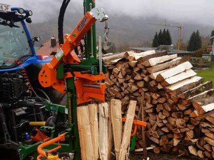 Bild 3:Forst- u. Mulcharbeiten