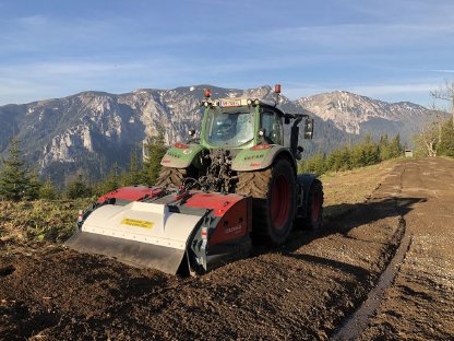 Bild 7:Erdbau Bayer Forst u. Almwegsanierung, Flächenrekultivierung