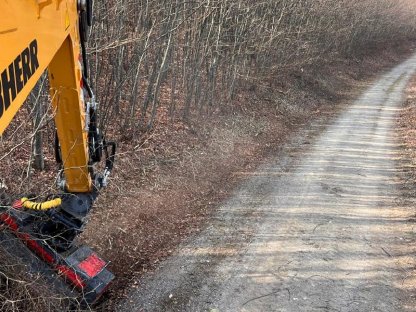 Bild 4:Böschungspflege und Böschungssanierungen