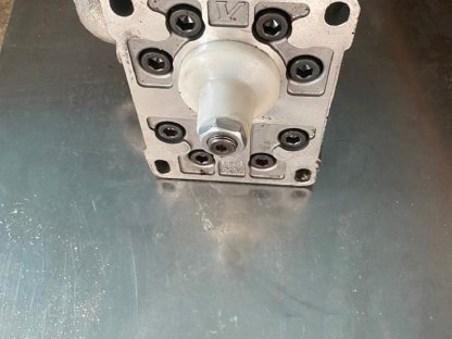 Bild 3:Vivolo Zahnradpumpe X3P8302ACBA