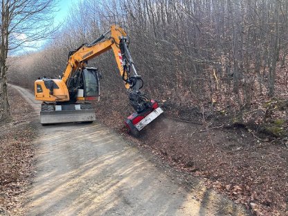 Bild 5:Böschungspflege und Böschungssanierungen