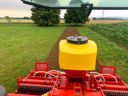 Bild 2:Grünlanderneuerung & Rekultivierung