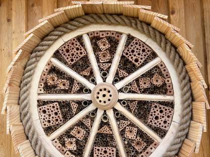 Bild 3:Insektenhotel 60cm Durchmesser