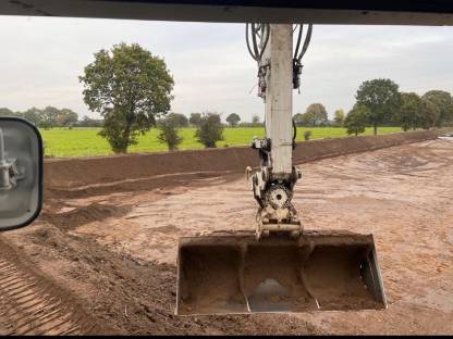 Bild 8:Baggerarbeiten / Erdbau / Pfahlramme