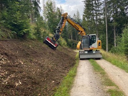 Bild 2:Böschungspflege und Böschungssanierungen