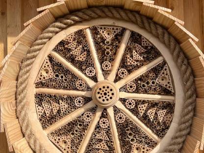 Bild 6:Insektenhotel 60cm Durchmesser