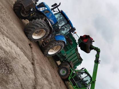 Bild 2:Miststreuen-Kalkstreuen-Kompoststreuen