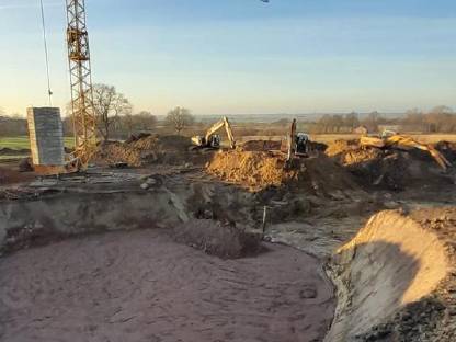 Bild 5:Baggerarbeiten / Erdbau / Pfahlramme