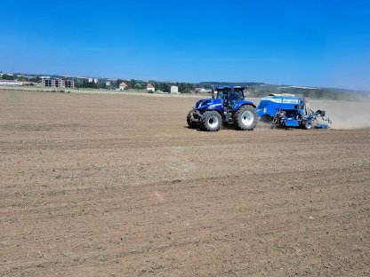 Bild 3:Landwirtschaftliche Dienstleistungen - Aussaat