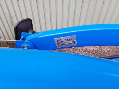 Bild 5:Schmalspurtraktor mit Frontlader J23hst