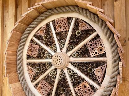 Bild 4:Insektenhotel 60cm Durchmesser