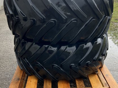 Bild 2:Komplettradsatz Fendt Michelin 650/65R42 540/65R30