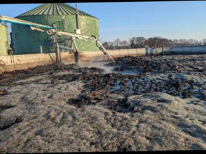 Bild 6:Güllemixer mobil, Schwimmtschicht, Biogas
