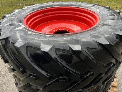 Bild 4:Komplettradsatz Fendt Michelin 650/65R42 540/65R30