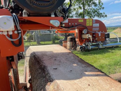 Bild 9:Lohnschnitt mit mobiler Bandsäge