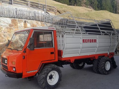 Reform Muli 600 SL mit Ladewagen