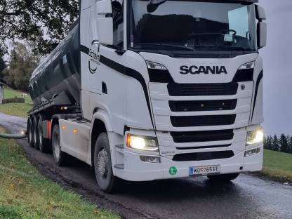 Bild 3:Gülletransport