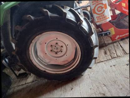 Traktor Felgen Reifen 16.9 R30