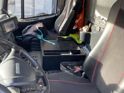 Bild 8:Iveco 3-Achs 6x6 Meiller Gesteinskipper mit HMF 2120