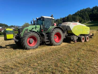 Bild 2:Biete Ballenpressen/Ballenwickeln an