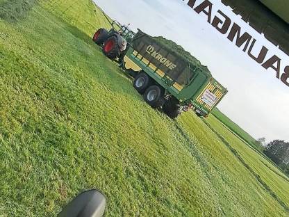 Bild 4:Fullservice Grünfutterernte - vom Mähen bis zum Häckseln