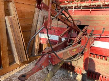 Bild 6:Pöttinger Ladewagen