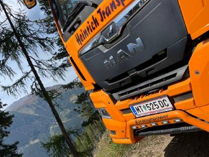 Bild 2:Transporte Erdbau Brecherarbeiten