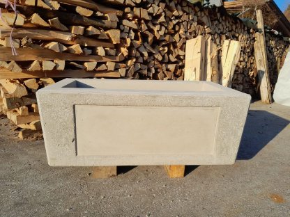 Bild 6:Wasser- / Betontrog Grand