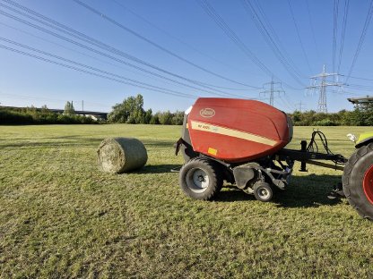 Bild 3:Lohnpressen-Rundballen