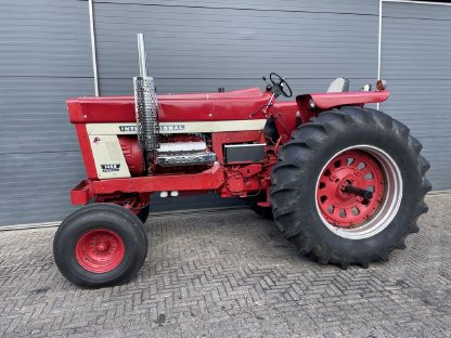 Bild 2:INTERNATIONAL 1468 V8