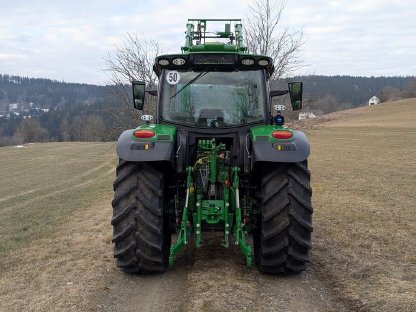 Bild 4:John Deere 6R 110 mit Frontlader und Fronthydraulik