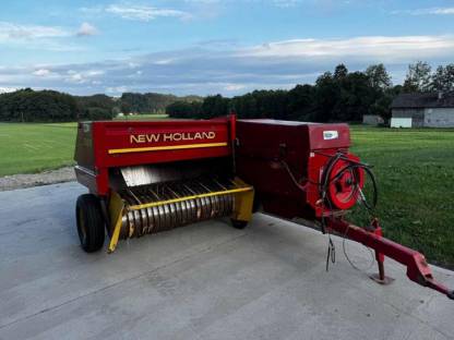 Kleinballenpresse Sperry New Holland 368