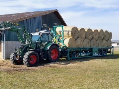 Bild 9:Ballenlogistik mit Oehler Ballenhänger
