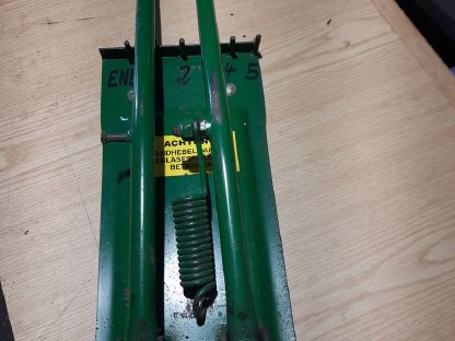 Bild 8:Auer Heuverteiler abgebaut